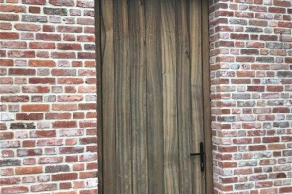 Hardhouten deur